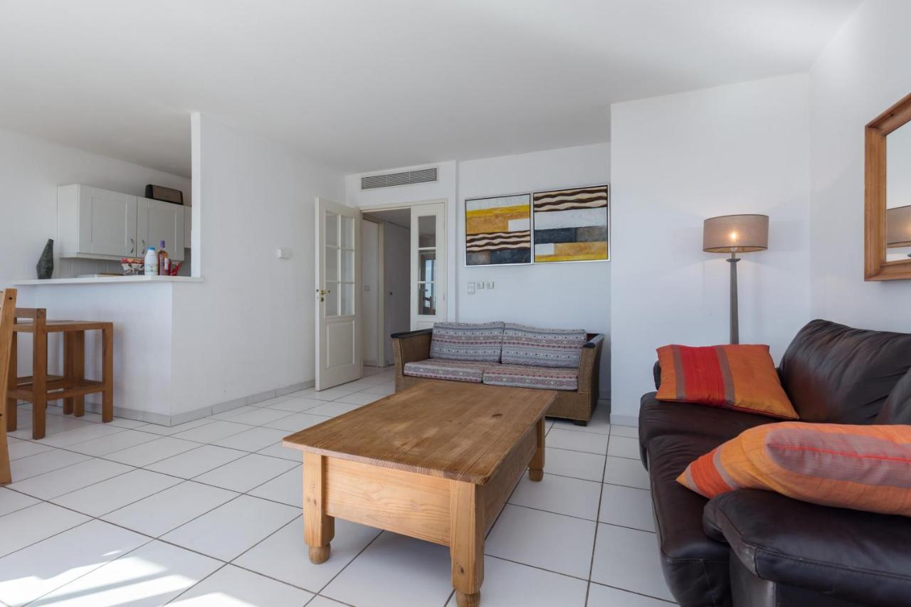 Bright Two Bedroomed Apartment On The Beach In Cannes With Huge Terrace With Fabulous Sea Views - 2001 Exterior foto